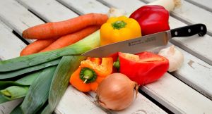 Zöldségekkel és gyümölcsökkel is fokozhatjuk a bőr napozás közbeni védelmét